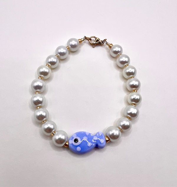 Ella in der Überseeallee